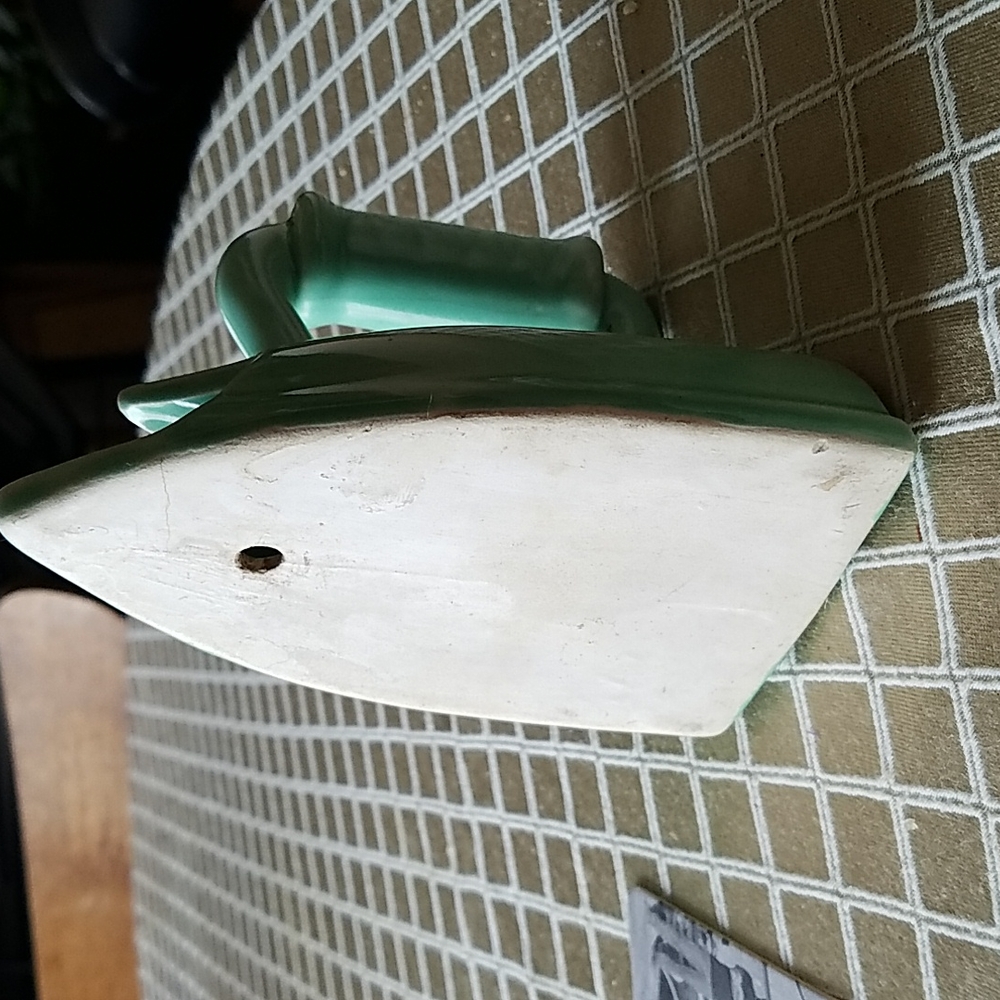 SOLD - Vintage mid-century wall planter pocket flat iron - Picture 3 of 4